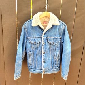 Vintage Levis sherpa Jean jacket size 36R